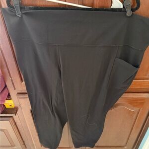 Athletea Black High-Waist Pocket Leggings salutation 7/8 length 3x